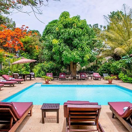 Hibiscus House Gambia Hotel Brufut Bagian luar foto