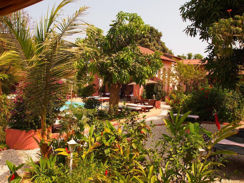 Hibiscus House Gambia Hotel Brufut Bagian luar foto
