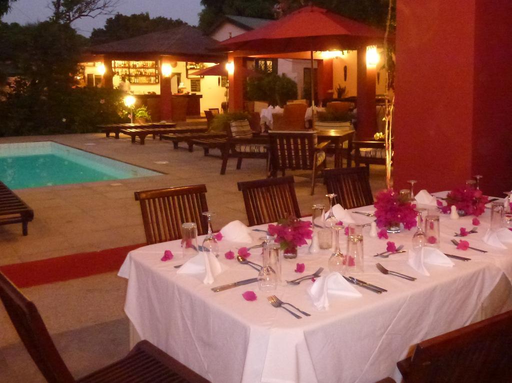 Hibiscus House Gambia Hotel Brufut Bagian luar foto