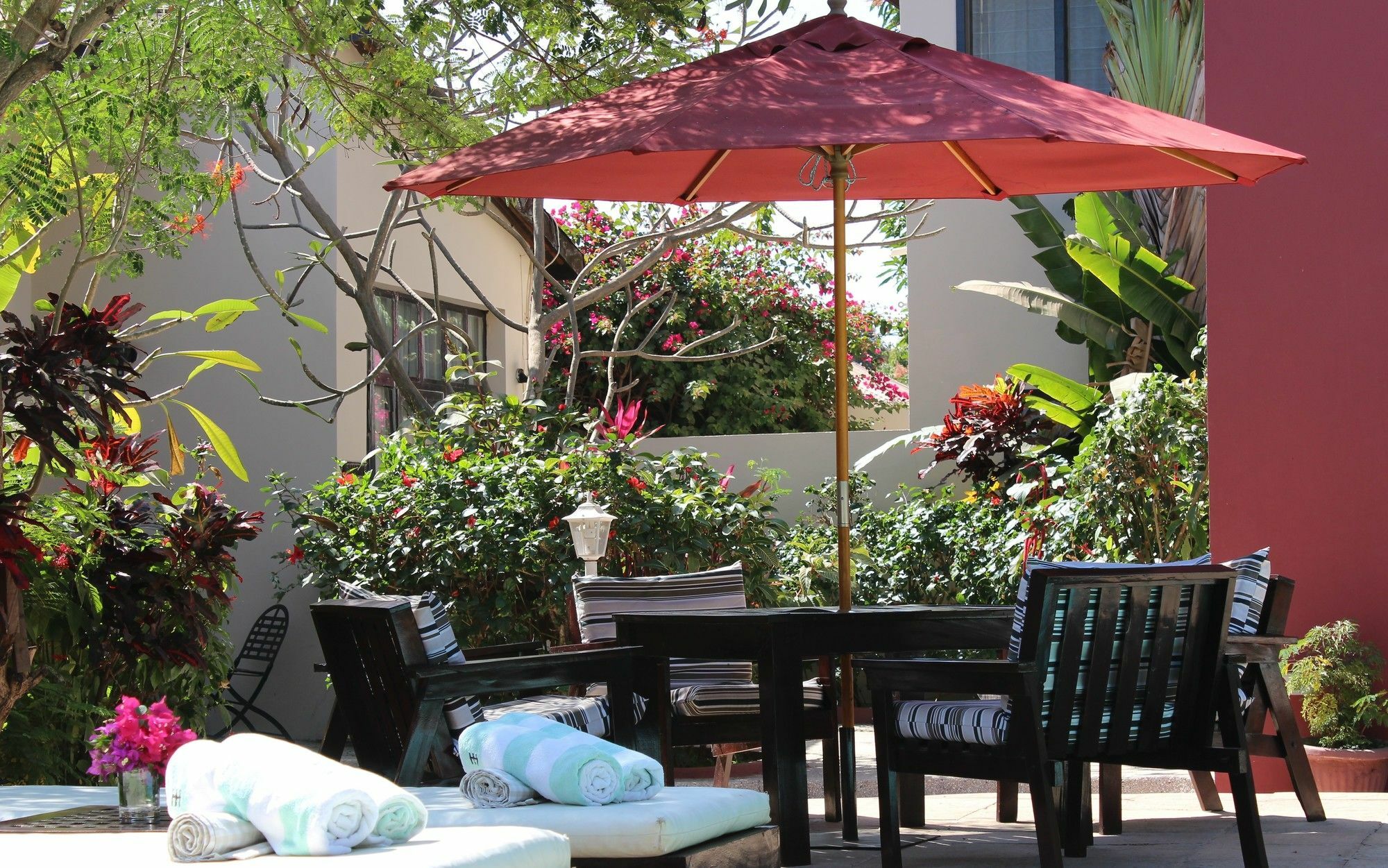 Hibiscus House Gambia Hotel Brufut Bagian luar foto